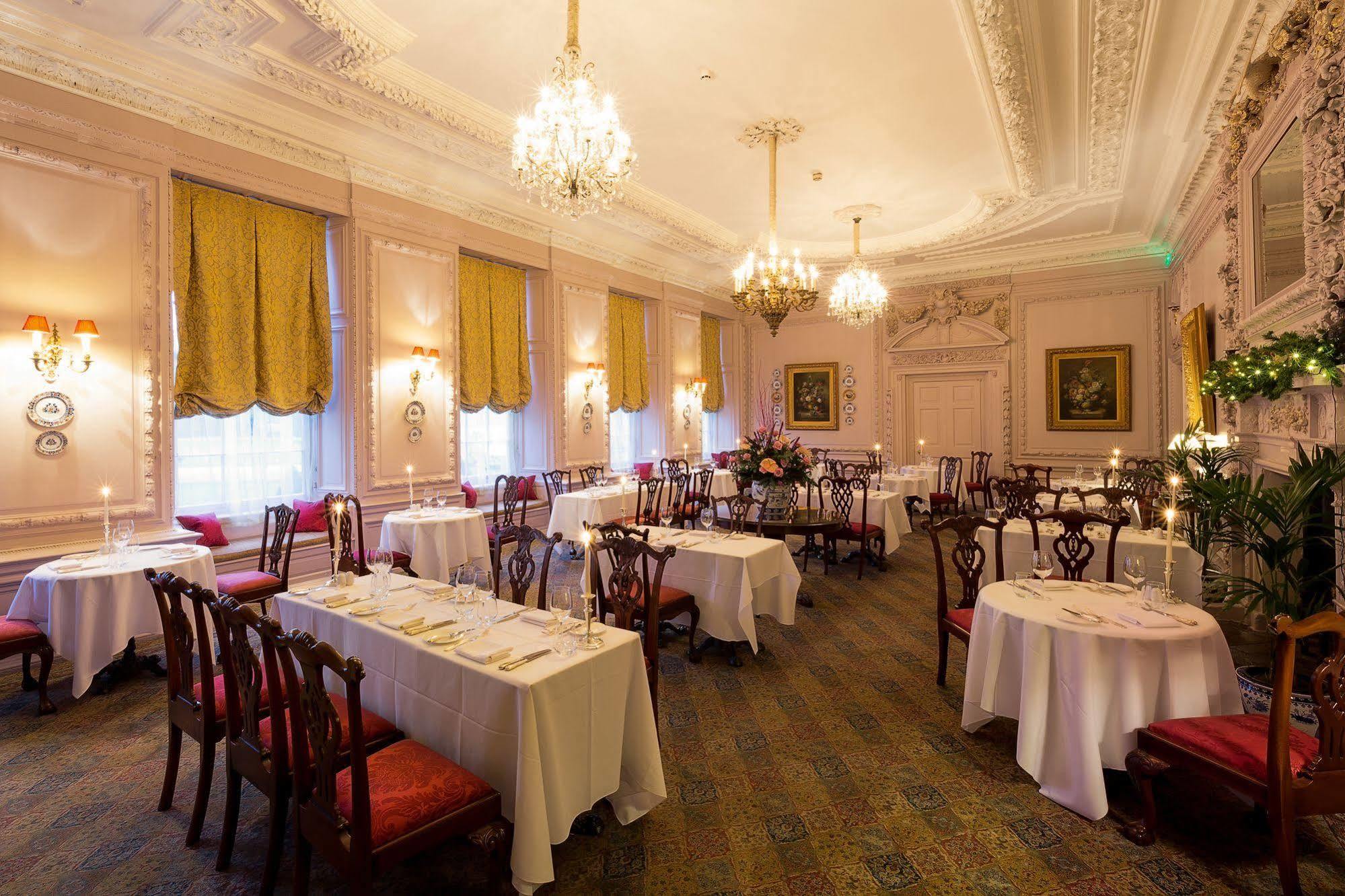 Stapleford Park Hotel & Spa Мелтон-Моубрей Екстер'єр фото